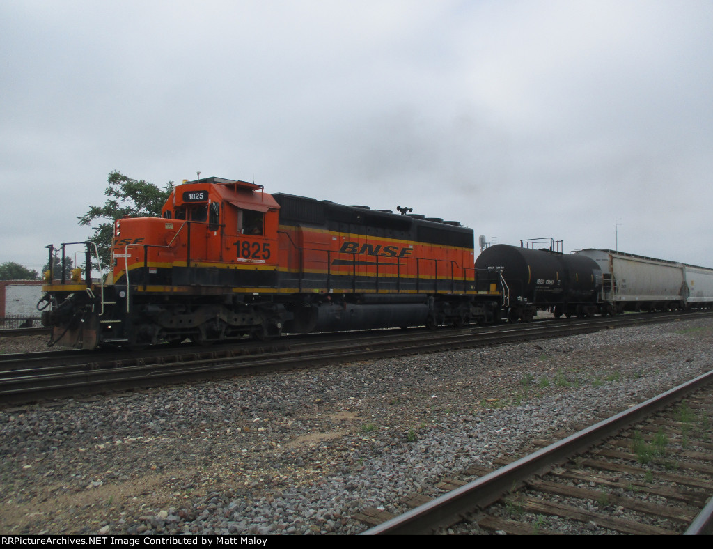 BNSF 1825